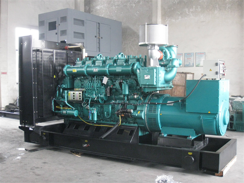 抚州200KW 柴油发电机的油耗是多少？